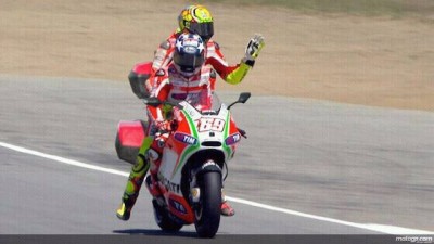 uploadfromtaptalk1343661688333.jpg (43.91 KiB) Visto 5736 volte uploadfromtaptalk1343661688333.jpg