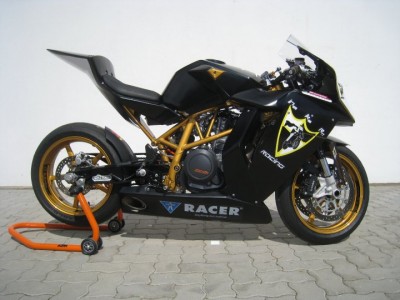 duke 690 pista.jpg