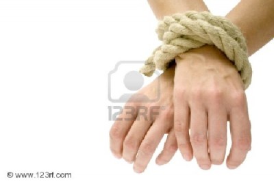 1455694-mani-legate-isolata-su-uno-sfondo-bianco.jpg